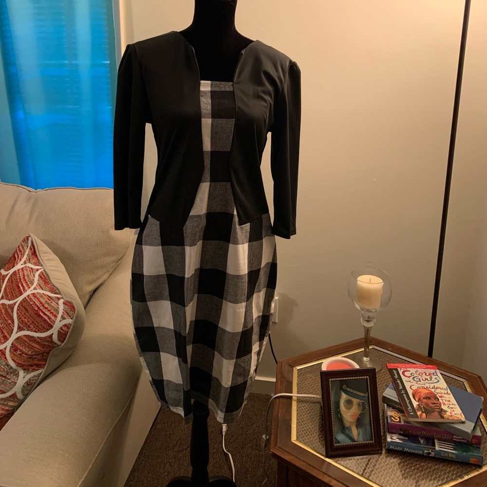 Preloved Black  and White Dress